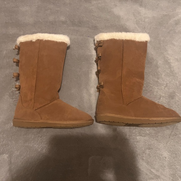Women’s Fur Boots With Bows Size 8 - Picture 2 of 7
